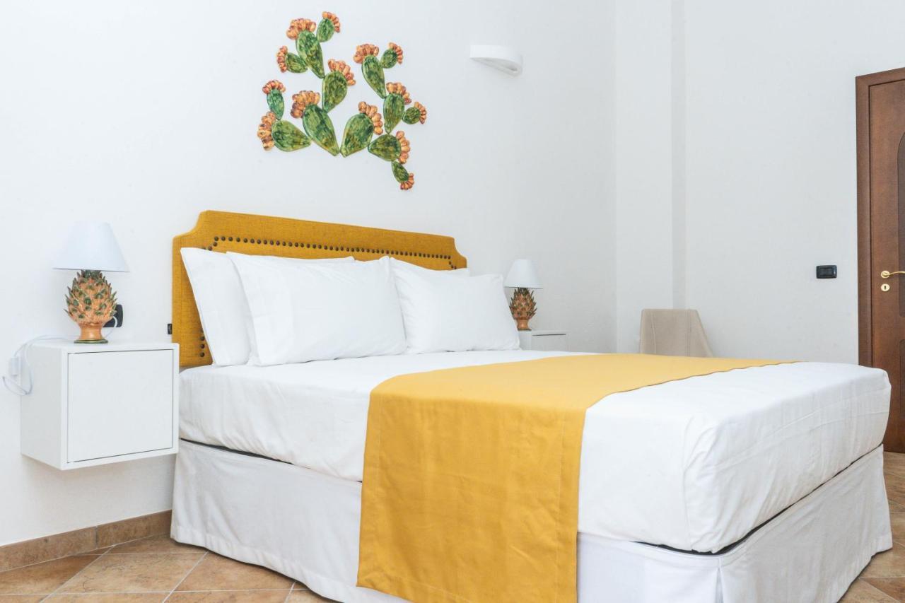 レ・カステッラ Relais Ruggiero Bed & Breakfast エクステリア 写真