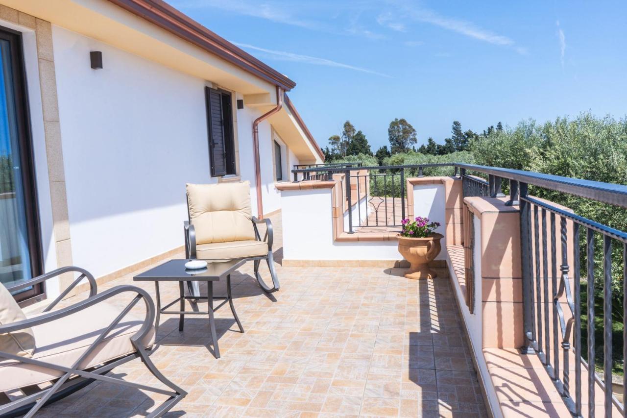 レ・カステッラ Relais Ruggiero Bed & Breakfast エクステリア 写真
