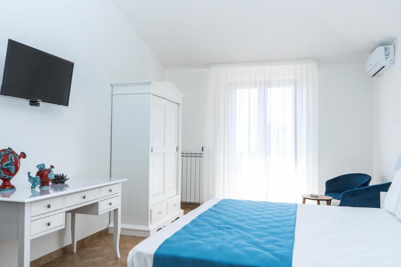 レ・カステッラ Relais Ruggiero Bed & Breakfast エクステリア 写真
