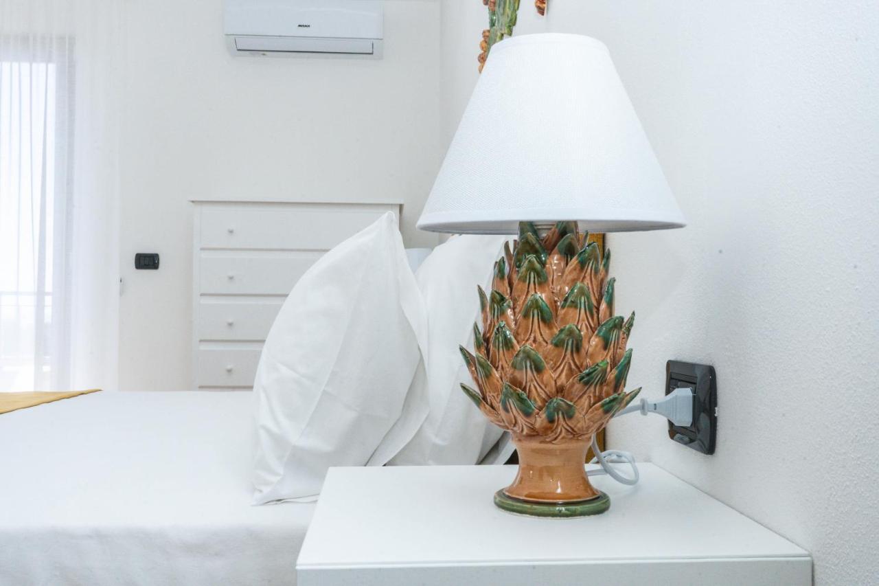 レ・カステッラ Relais Ruggiero Bed & Breakfast エクステリア 写真