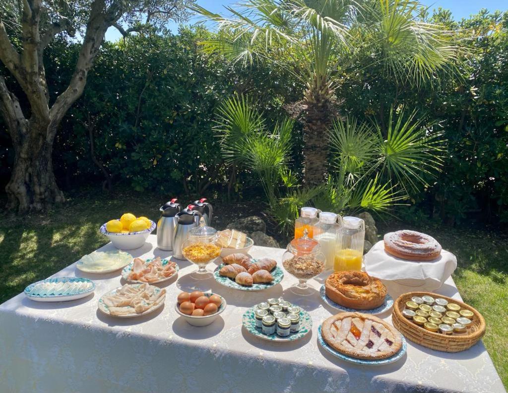 レ・カステッラ Relais Ruggiero Bed & Breakfast エクステリア 写真